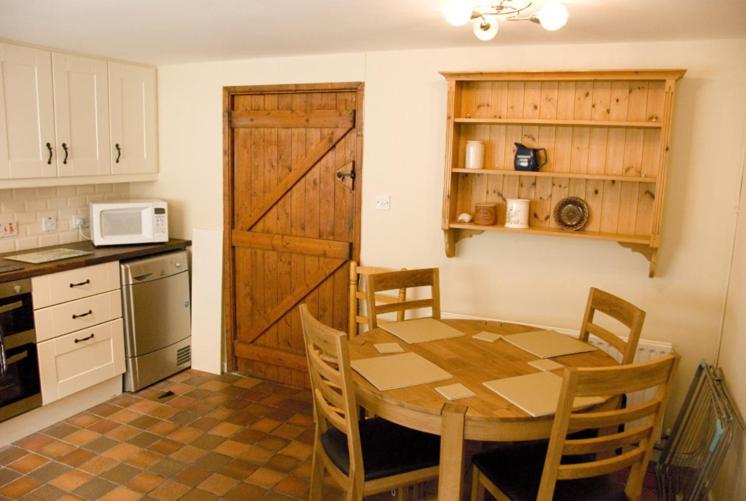 Slieve Donard Cottage Widows Row Cottages نيوكاسل المظهر الخارجي الصورة